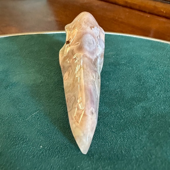 Raven skull Flower Agate carving - Picture 6 of 6